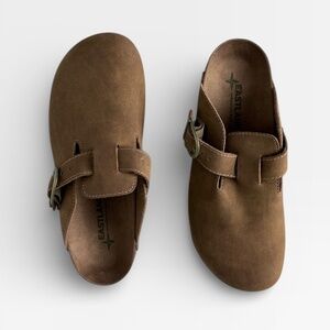 Eastland Women's Gina Clog Brown suede or Nubuck leather finish Size 7M